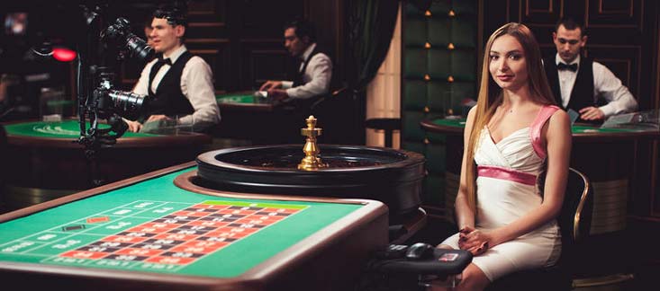 Table de roulette en direct et à quoi elle ressemble derrière les caméras 55/5000 Table de roulette en direct et à quoi elle ressemble derrière les caméras.
